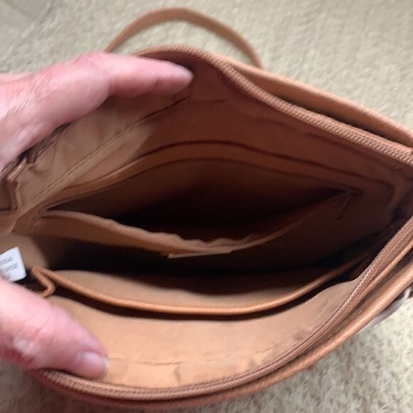 š„5/20š„RosettiāMediumāShoulderābagĀ TanāCreamāandābeige - Picture 5 of 12